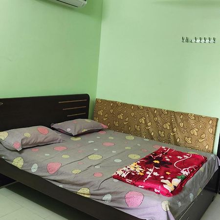 Guru Datta Residency Pithapuram Kültér fotó