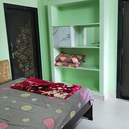 Guru Datta Residency Pithapuram Kültér fotó